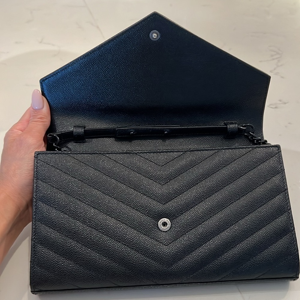 Saint Laurent Wallet on Chain - Picture 2 of 9